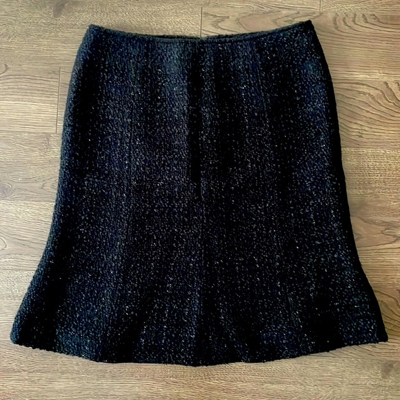 Beautiful black skirt - Picture 1 of 2